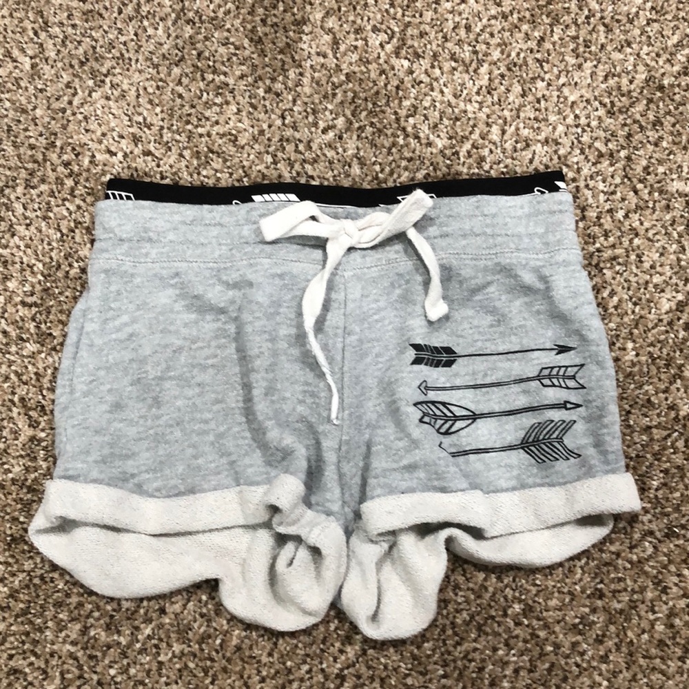 Arrow sleeping shorts